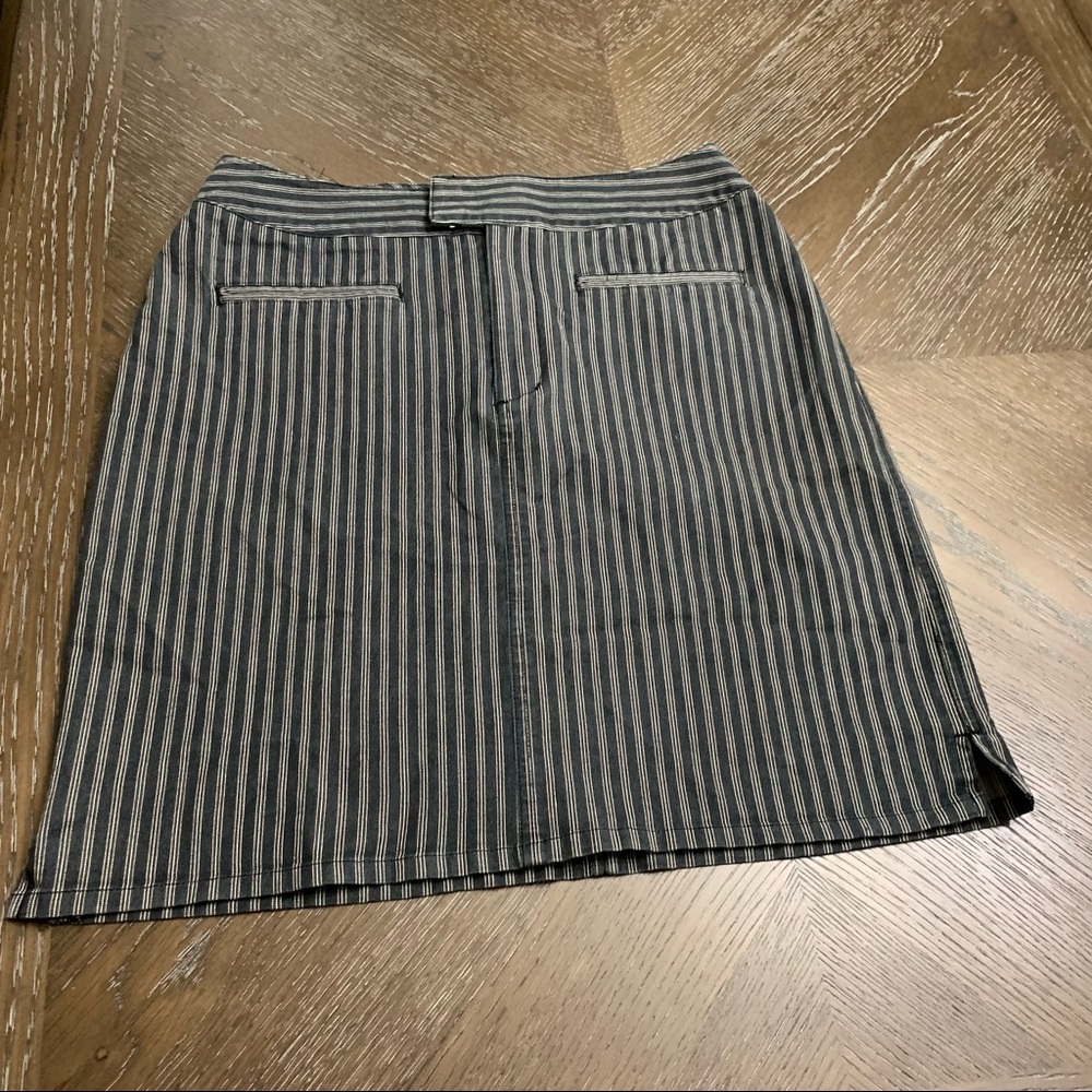 Clere dark gray & off white striped denim mini skirt Size 8
